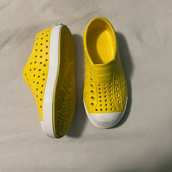 Native Kids Shoes - Yellow - Picture 2 of 3